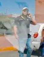 Compra alcohol en vehículo oficial de Jmas en horario laboral 