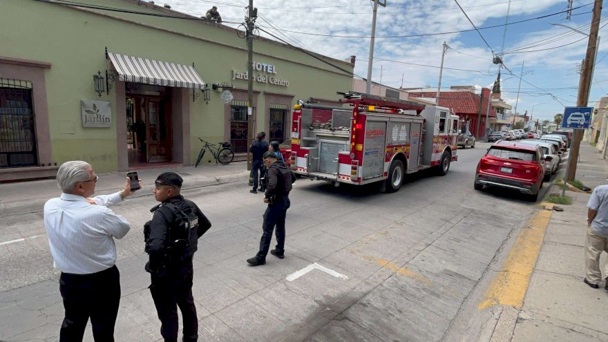 Controlan fuga de gas en tanque estacionario de hotel en el centro