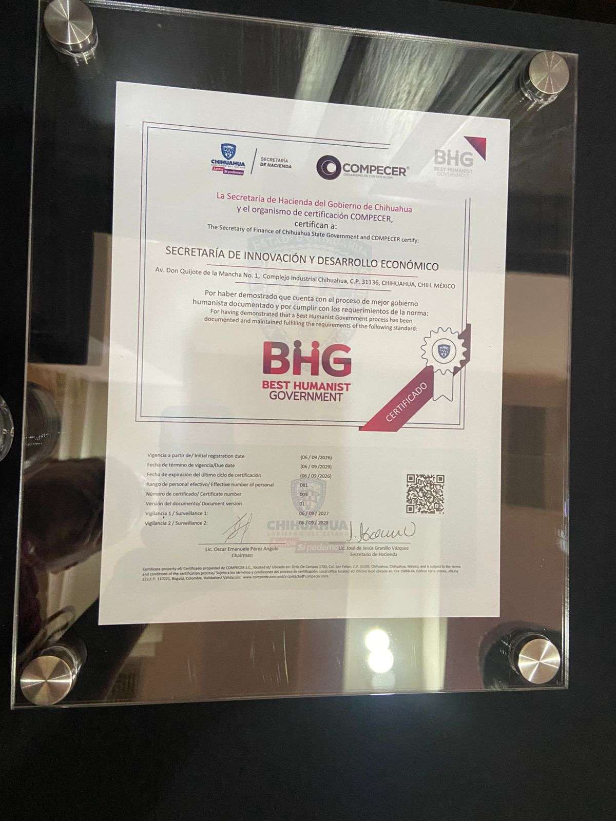 Entrega Maru Campos certificaciones BHG a dependencias estatales