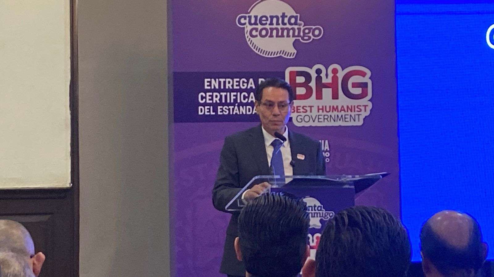 Entrega Maru Campos certificaciones BHG a dependencias estatales