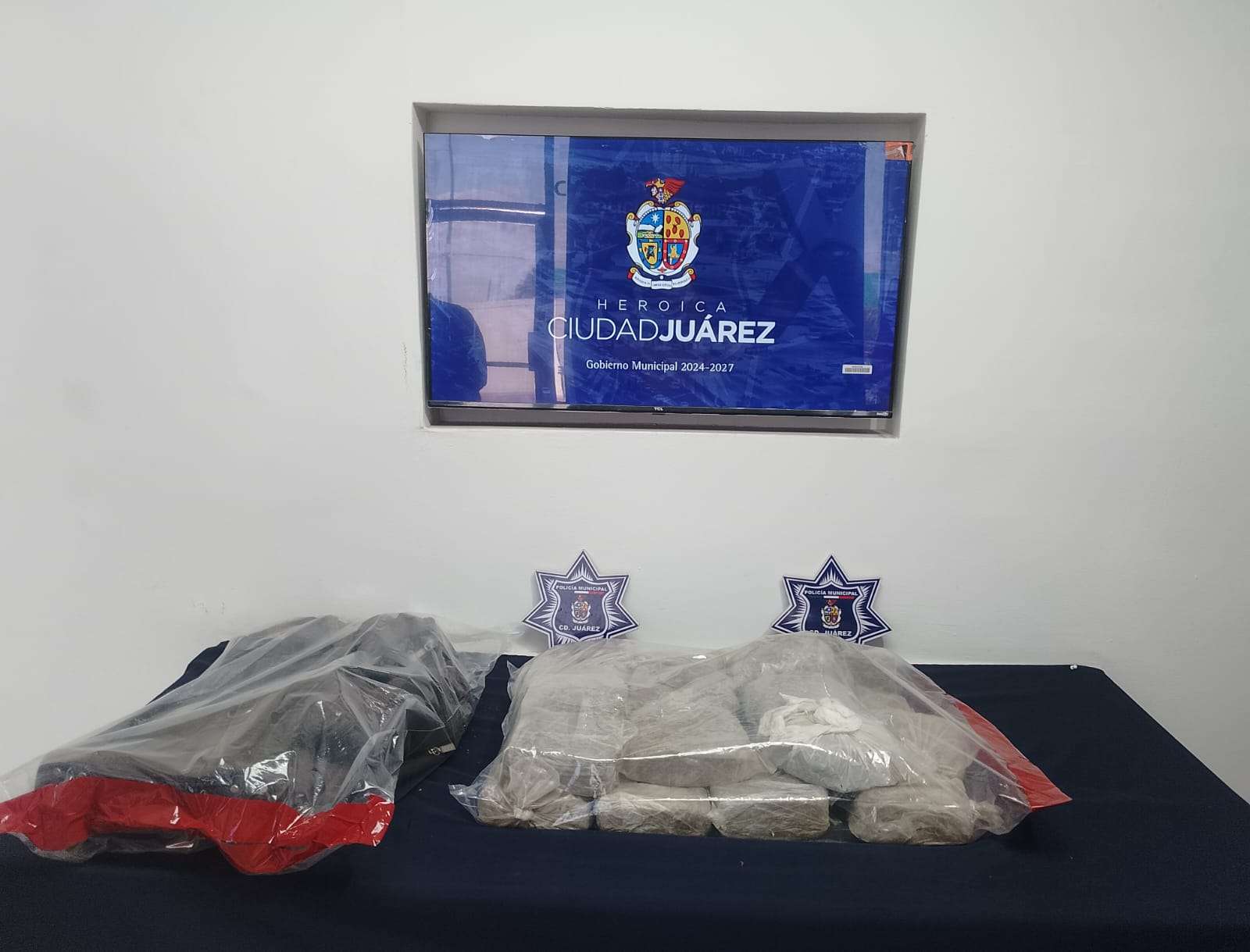Aseguran maleta con 26 bolsas de marihuana en la División del Norte