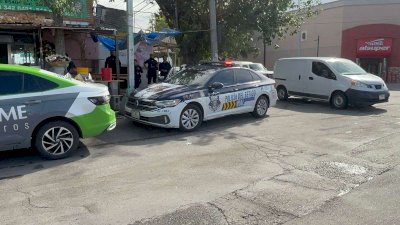 Choca Pick up de la Policía del Estado a Honda en la Melchor Guaspe 
