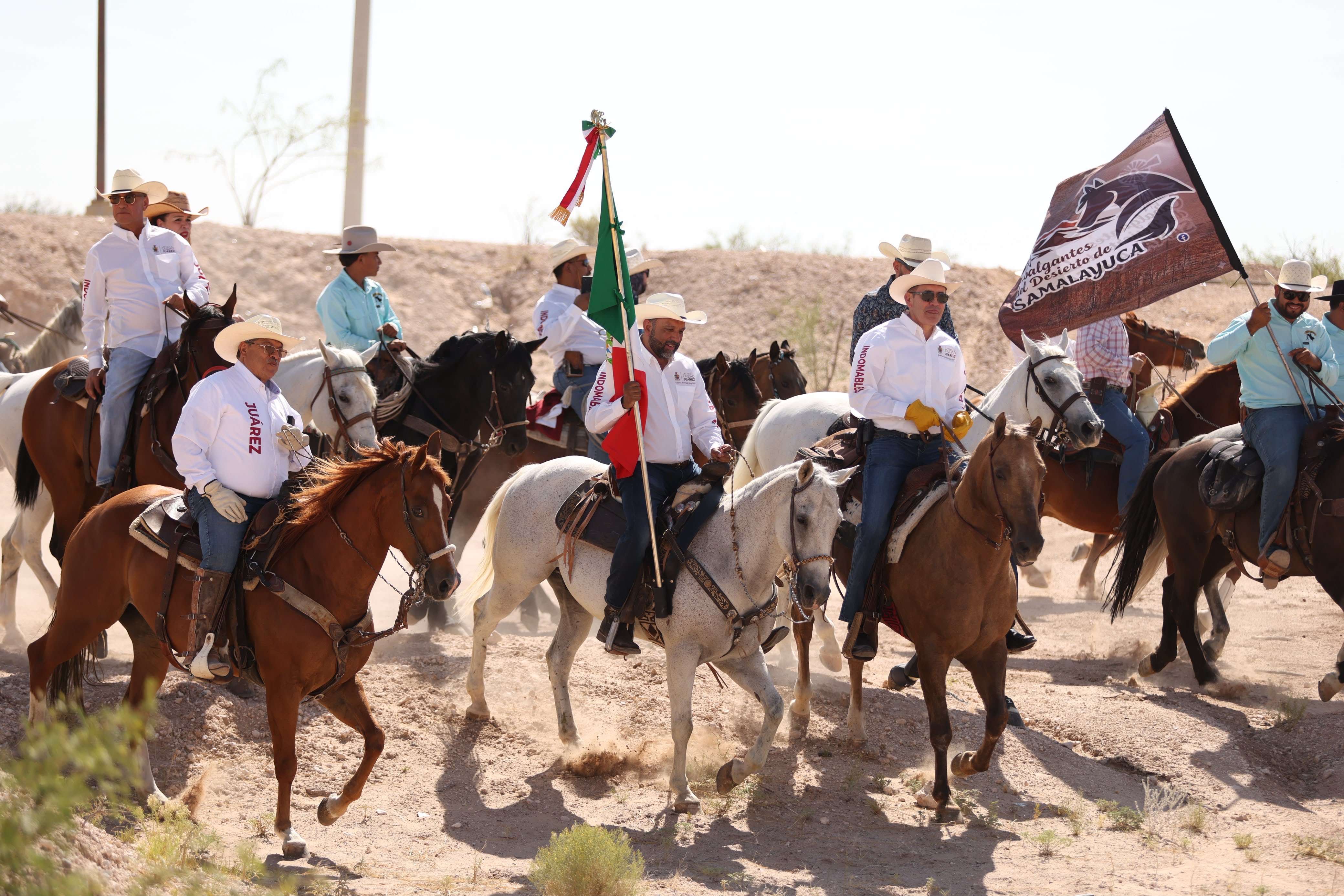 Arranca Cabalgata Villista de la puerta del Milenio
