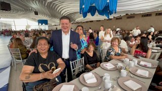 Reúne Jáuregui a más de mil mujeres en encuentro Caminando Juntas