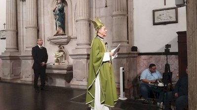 Advierte arzobispo que el orgullo aleja a los fieles de la gracia divina