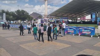 Se reúne desde temprano afición en Plaza del Ángel para apoyar a México ante Inglaterra 