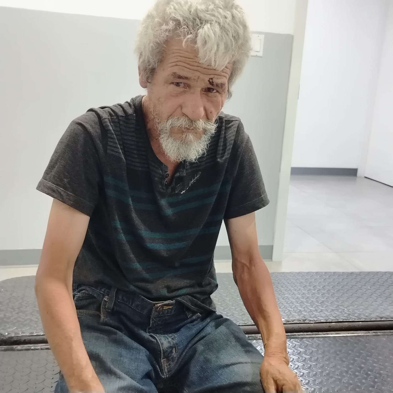 Resguardan a adulto mayor extraviado en Villa Colonial