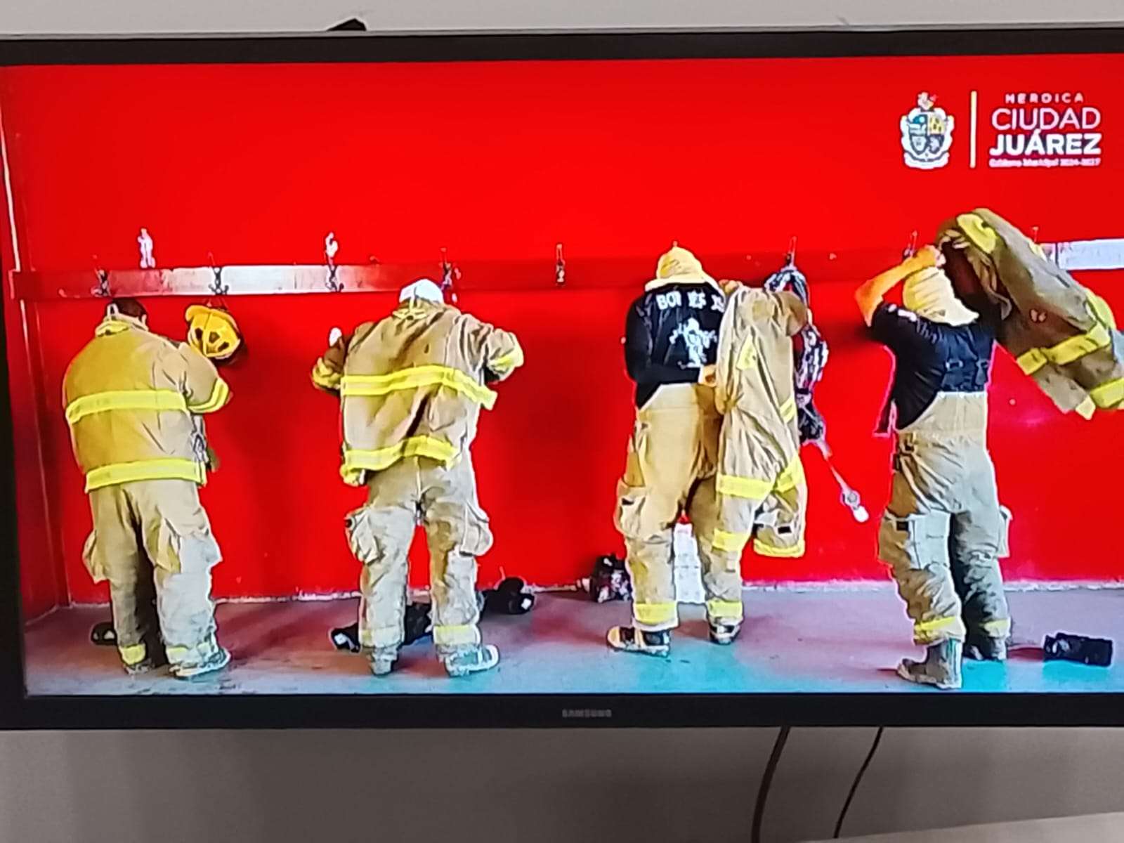 Reconoce alcalde labor del Heroico Cuerpo de Bomberos