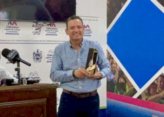 Recibe Chihuahua la Escoba de Oro por su limpieza urbana 