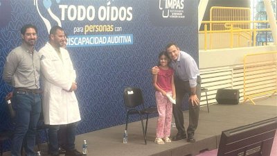 Entrega Marco Bonilla 200 aparatos auditivos con el programa Todo Oídos 
