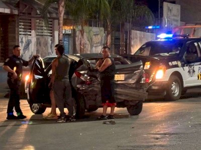 Provoca conductor fuerte choque en la Tecnológico; reportan un herido