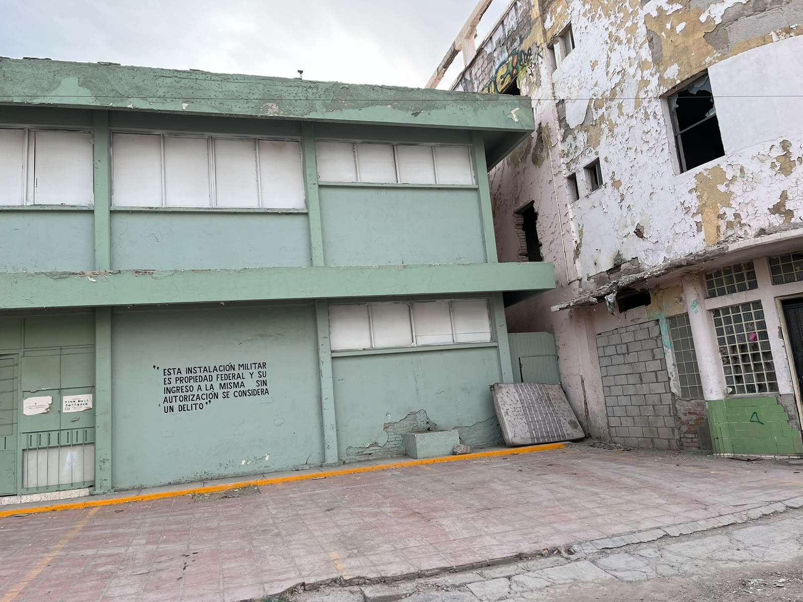Entre olvido y abandono se deteriora antigua Guarnición Militar