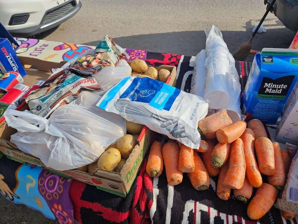 Busca Don José salir adelante con sus ventas en Los Alcaldes