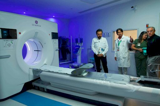 Recorre Zoé Robledo el Hospital Morelos 