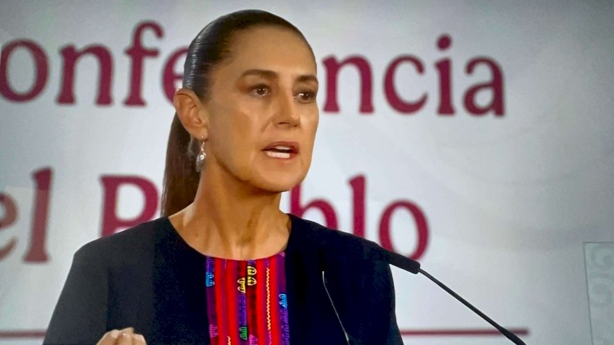 Acusa Sheinbaum injerencia de EU por exhibición de aeronave del FBI 