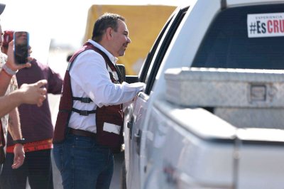 Encabeza Cruz Pérez Cuéllar crucero informativo en Cuauhtémoc
