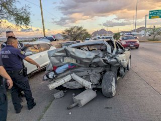 Deja carambola a dos heridos y caos vial en la carretera a Aldama