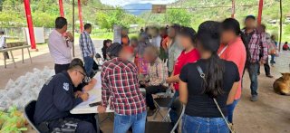 Brindan atención integral a habitantes del poblado Cinco Llagas 