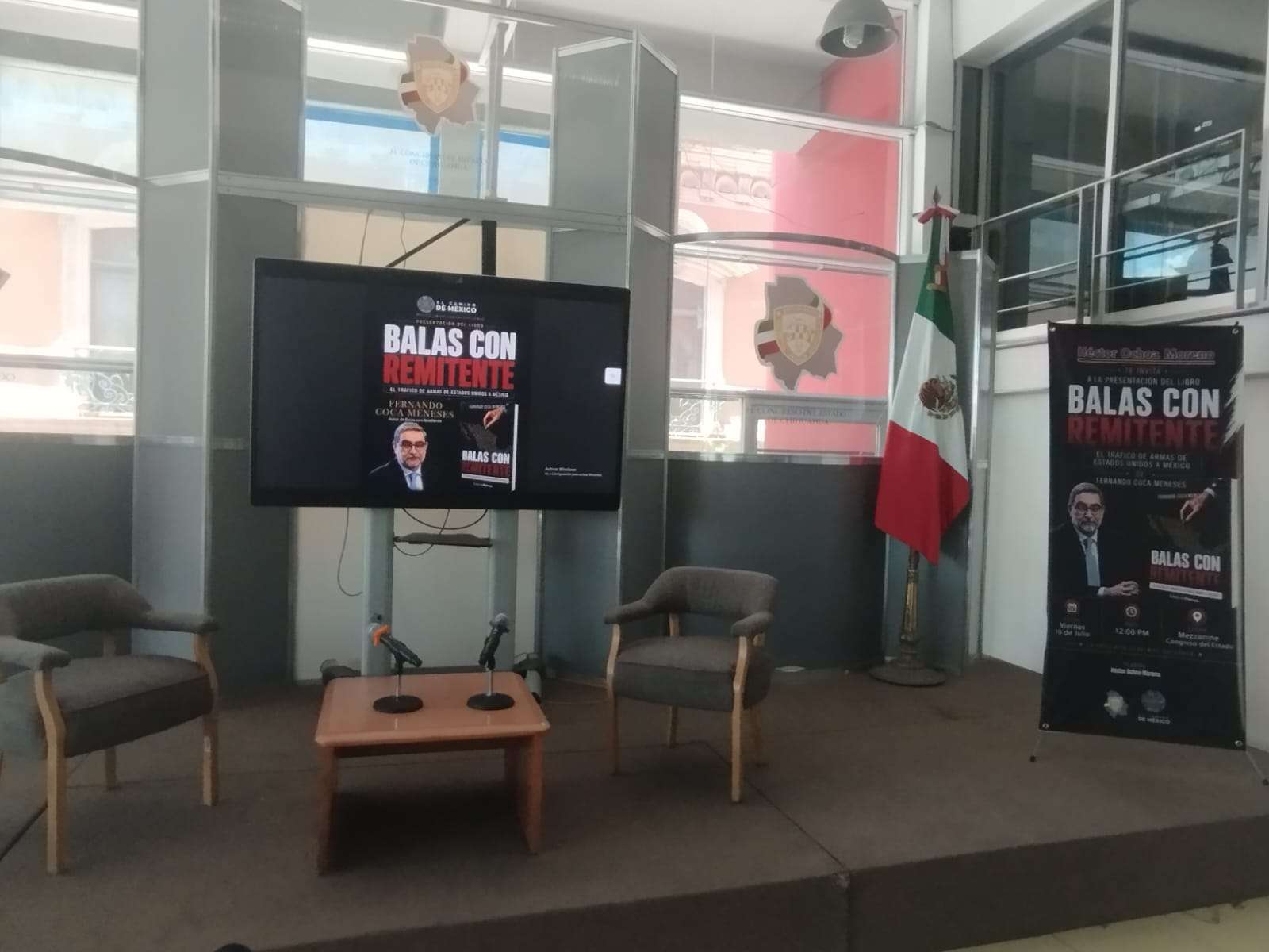 Presenta Fernando Coca Meneses el libro Balas con remitente en Congreso