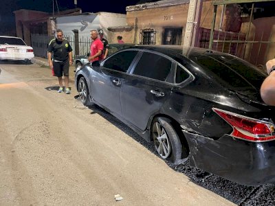 Vuelca en la colonia Villa Juárez 