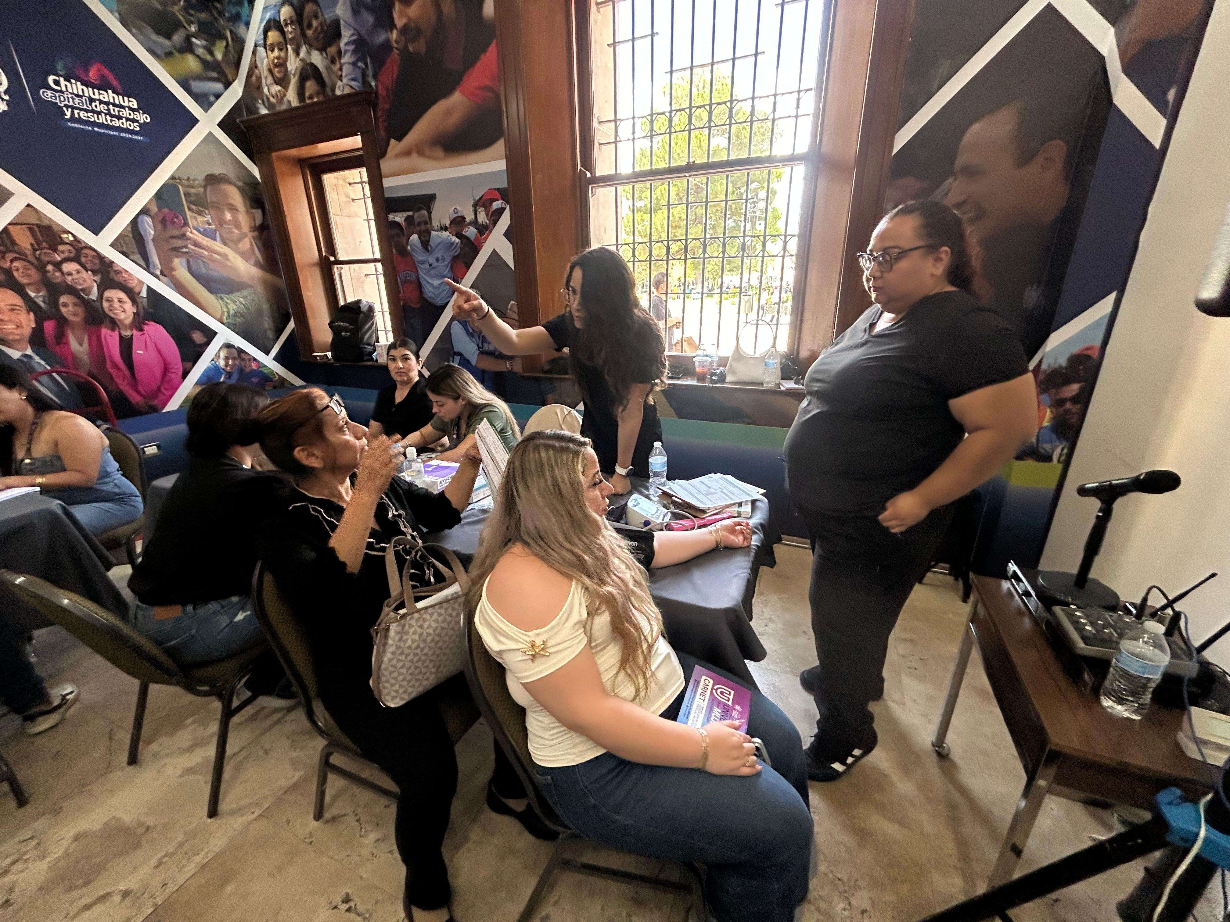 Registra gran afluencia Feria de la Salud para las Mujeres en Presidencia Municipal