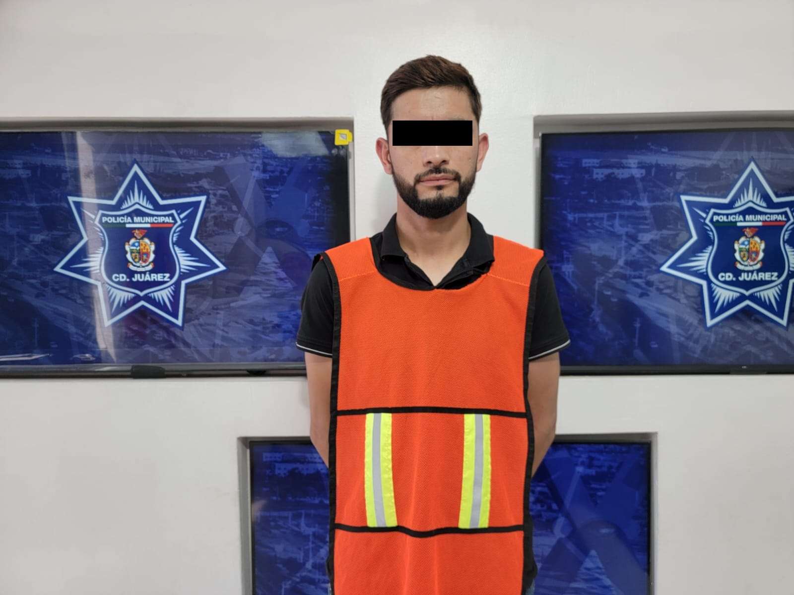 Intenta prender fuego a su esposa; lo detienen