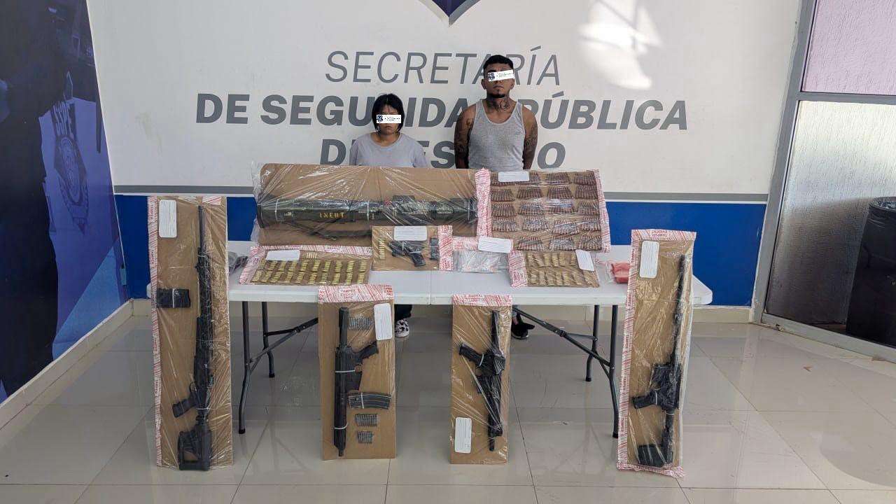 Aseguran a pareja con un lanzacohetes antitanque y mil pastillas de fentanilo