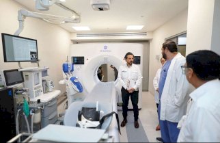 Recorre Zoé Robledo hospitales y Ceci del Imss en Chihuahua y Juárez