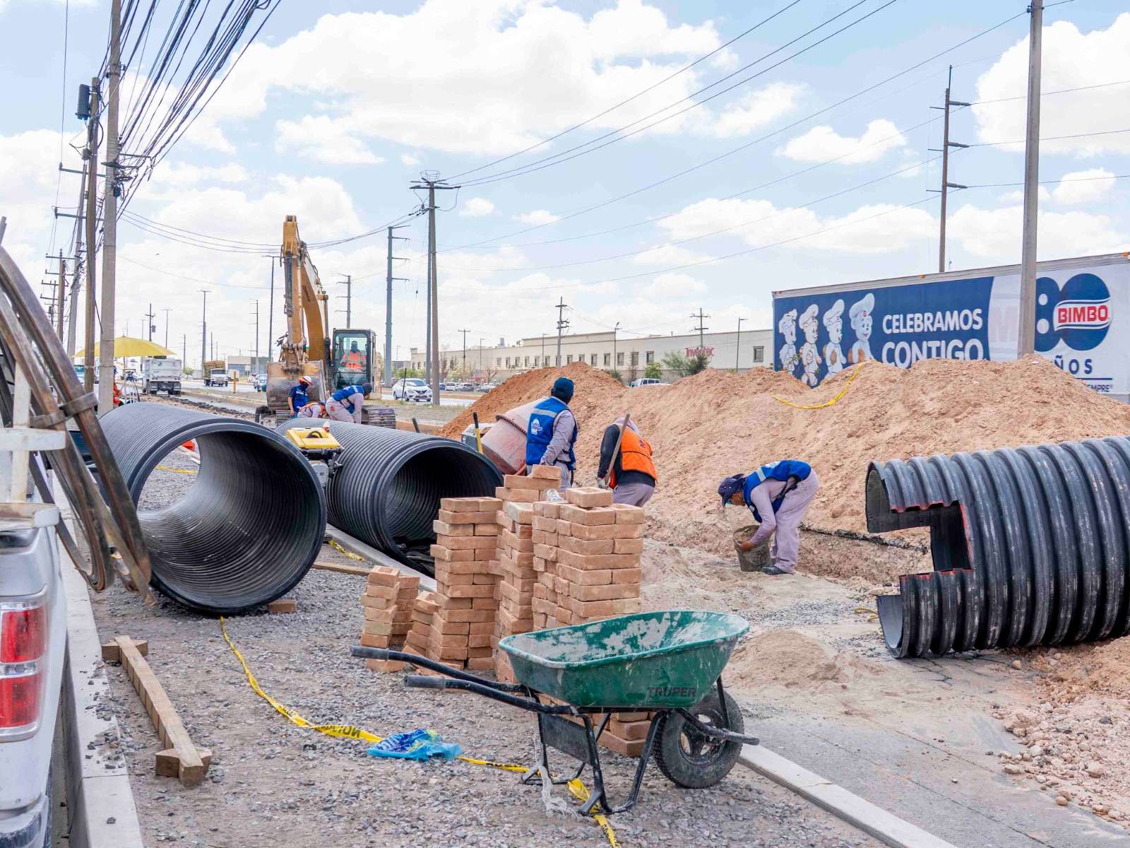 Avanzan obras de colector sobre la Manuel Talamás