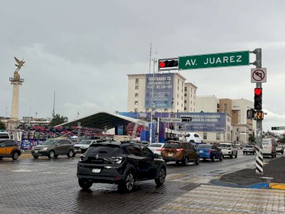 Cae ligera lluvia en el Centro de la ciudad 