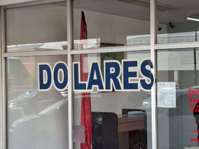 Sube ligeramente el dólar a $17.40 en casa de cambio Rachasa