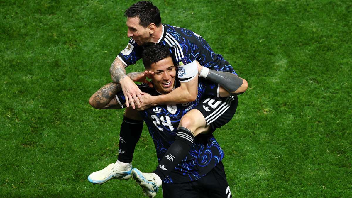 Gana Argentina 2-1 a Inglaterra y enfrentará a la Furia Roja por el título