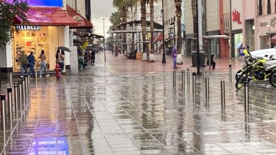 Azota fuerte aguacero el centro de la ciudad 
