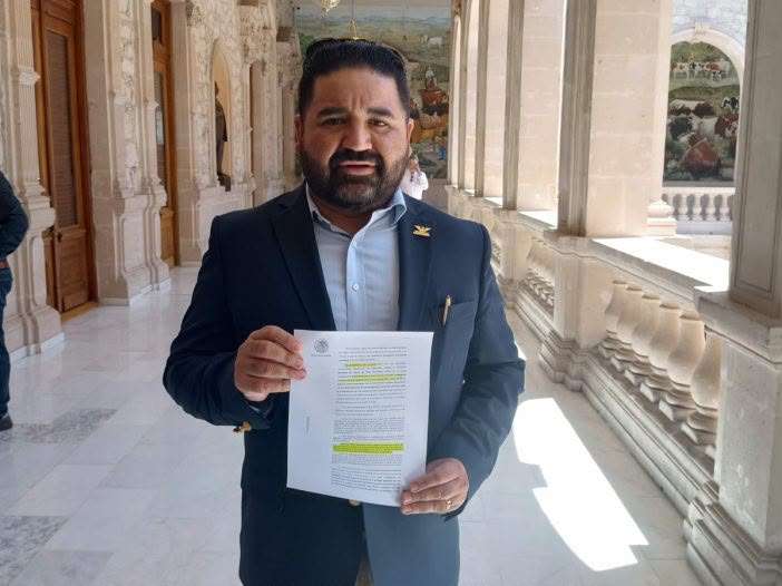 Diputado de MC impulsa amparo masivo contra registro obligatorio de celulares