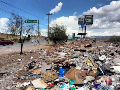 Convierten tramo de carretera Chihuahua-Aldama en basurero