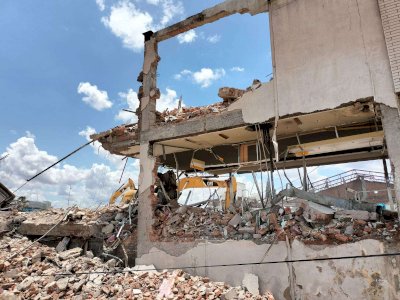 Avanza demolición del antiguo Alsuper Universidad 