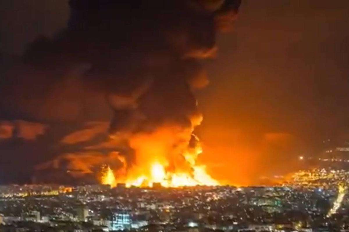 EU lanza nueva andanada de bombardeos contra Irán tras la muerte de dos soldados
