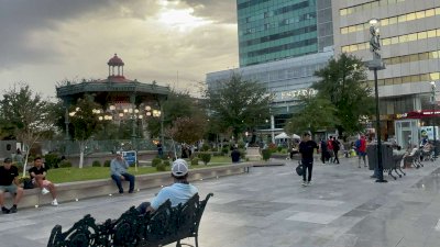 Disfrutan familias del Centro Histórico de la ciudad