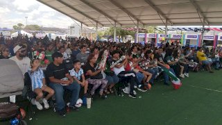 Viven chihuahuenses la final del Mundial en la Plaza del Ángel 