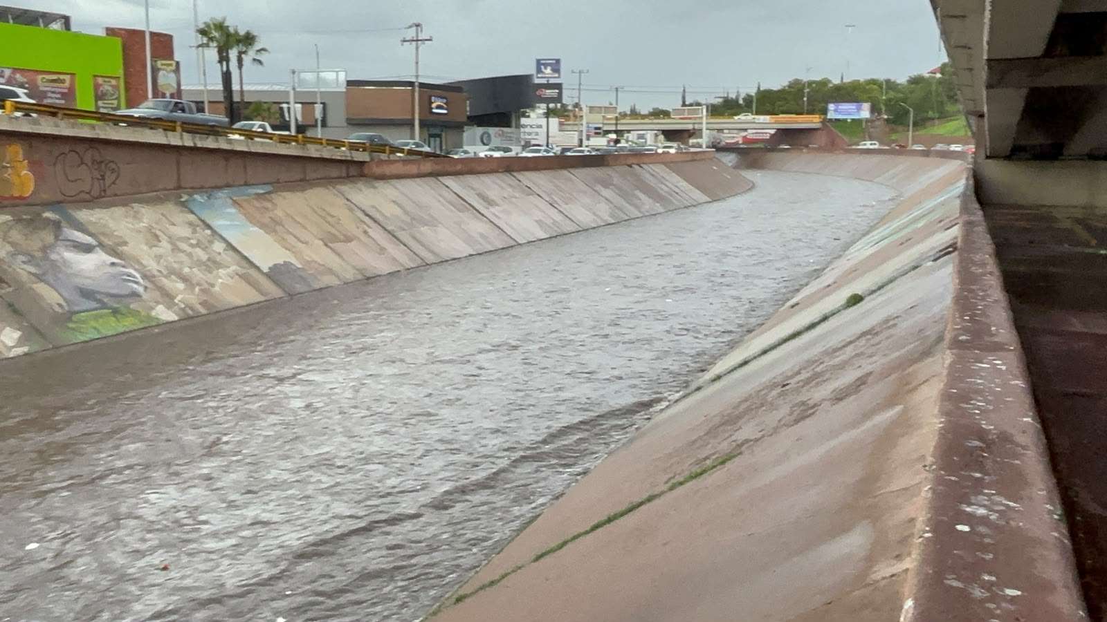 Alcanza canal Teófilo Borunda 40% de su capacidad tras lluvias