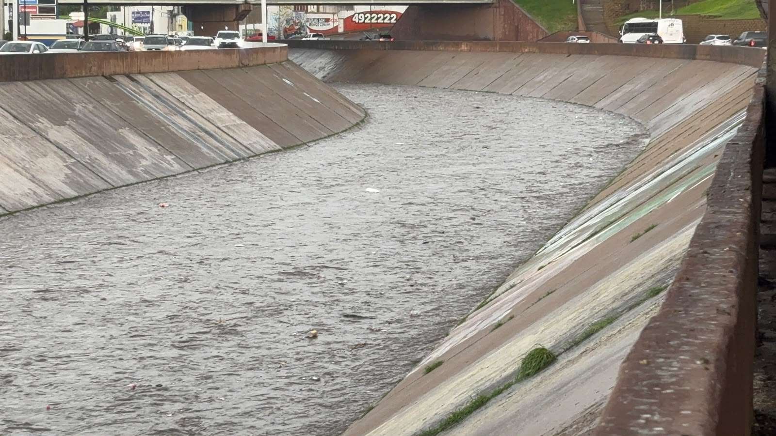 Alcanza canal Teófilo Borunda 40% de su capacidad tras lluvias