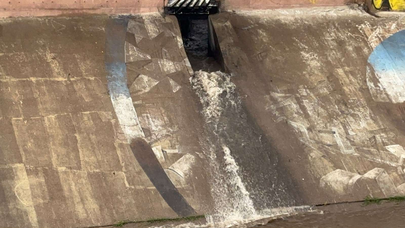Alcanza canal Teófilo Borunda 40% de su capacidad tras lluvias