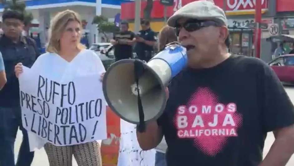 Protestan en Tijuana para exigir la liberación de Ernesto Ruffo 