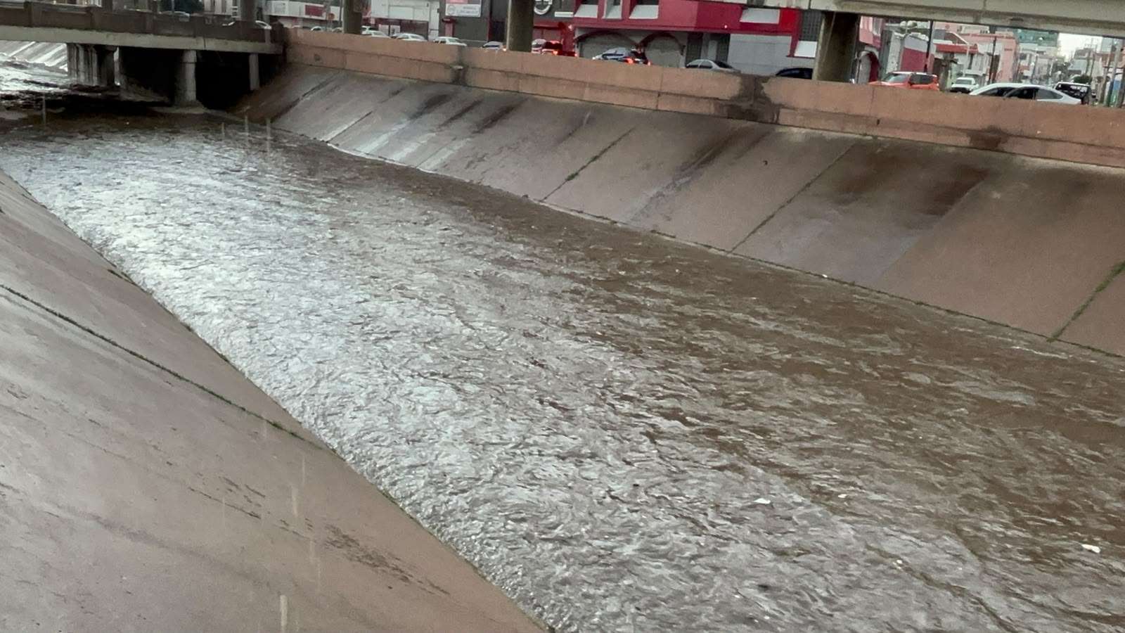 Alcanza canal Teófilo Borunda 40% de su capacidad tras lluvias