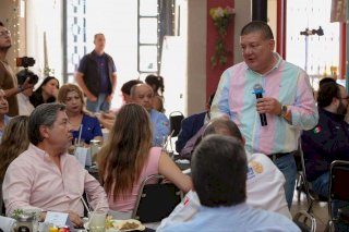 Se reúne Jáuregui con integrantes de Clubes Rotarios
