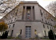 Reactiva Trump tribunal de deportación de terroristas que actúa en secreto 