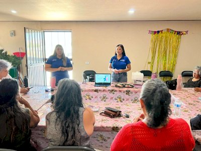 Llevan a Meoqui pláticas de salud emocional a adultos mayores 