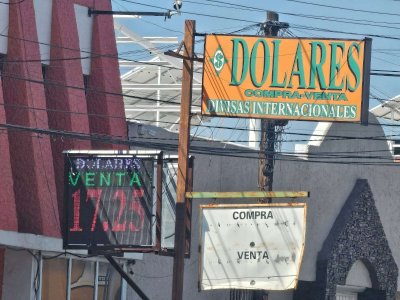 Baja el dólar a $17.25 en Divisas Internacionales