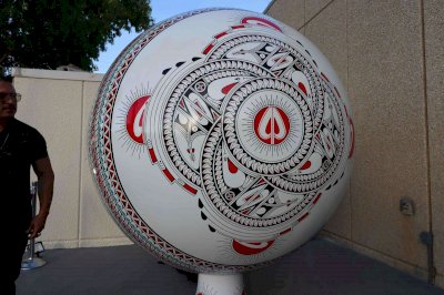 Develan esfera de Mata Ortiz en Consulado General de México en El Paso 