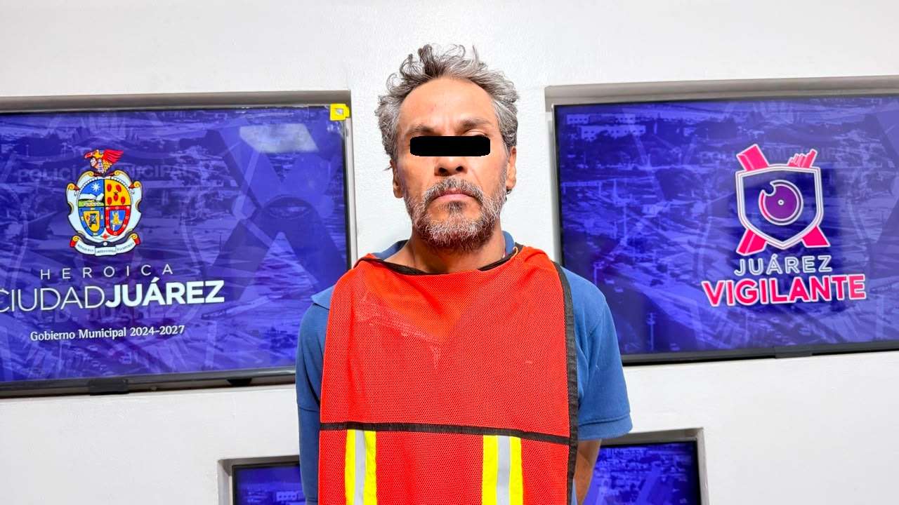 Arrestan a hombre tras dañar un auto y una casa en Las Haciendas